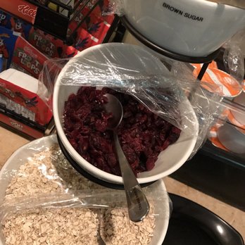 Majestic Hotel Chicago - CompLimentary Breakfast: OatmeaL - Hotels Near Me - Chicago, Illinois