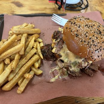 Skinny’s BBQ - EL BRAVO SANDWICH COMBO - Barbeque Near Me - El Paso, Texas