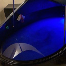 Black float tank Black float tank