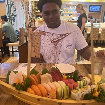 O Sushi - Mini Love Boat - Sushi Bars Near Me - Hoover, Alabama