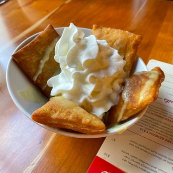 Ruby Sunshine Knoxville - Beignets with fresh fruit and cream cheese - Breakfast & Brunch Near Me - Knoxville, Tennessee