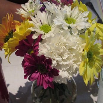 Old Ebbitt Grill - Flowers at the table, just lovely.. - Bars Near Me - Washington, DC, District of Columbia