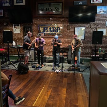 Black Shamrock - Band...Echo's of Floyd - Bars Near Me - Honolulu, Hawaii