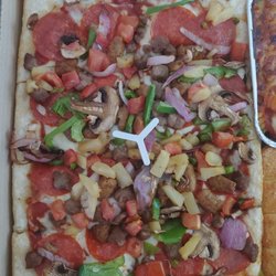 Pizza Hut - Supreme with Pineapple & tomatoes