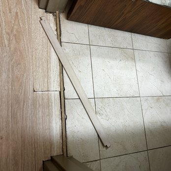 Best Western Executive Inn - Broken floor - Hotels Near Me - Kenosha, Wisconsin
