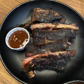 Road Hawg BBQ Swine Dining - Burnt ribs - Food Trucks Near Me - Gorham, New Hampshire