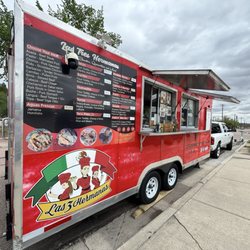 Las Tres Hermanas - Taco truck