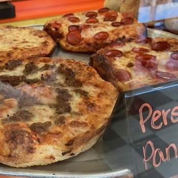 Upper Crust Pizza - individual "personal pan" size - Pizza Near Me - Celebration, Florida Upper Crust Pizza - individual "personal pan" size - Pizza Near Me - Celebration, Florida