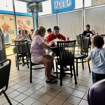Fredericksburgers - Inside seating - Burgers Near Me - San Antonio, Texas Fredericksburgers - Inside seating - Burgers Near Me - San Antonio, Texas