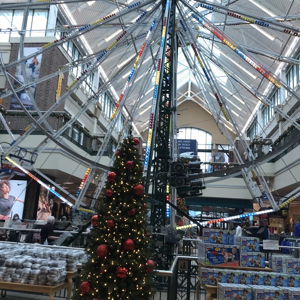 Scheels - Beautiful Christmas Tree - Sports Wear Near Me - Sparks, Nevada Scheels - Beautiful Christmas Tree - Sports Wear Near Me - Sparks, Nevada