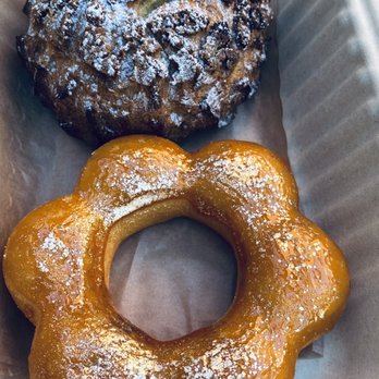 AlimamaTea - Brown Sugar Milk Boba Ceam Puff, Brulee Mochi Donut - Desserts Near Me - New York, New York