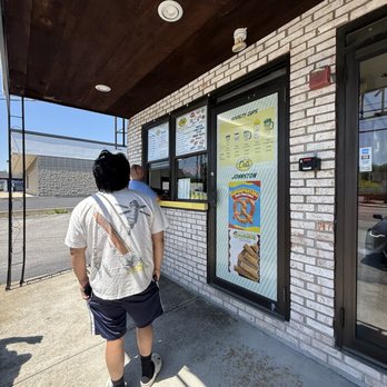 Del's Lemonade - Order window - Ice Cream & Frozen Yogurt Near Me - Johnston, Rhode Island Del's Lemonade - Order window - Ice Cream & Frozen Yogurt Near Me - Johnston, Rhode Island