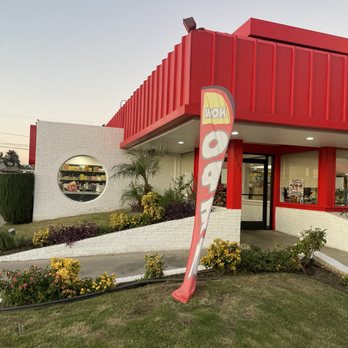 La Tapachulteca - the exterior of a fast food restaurant - Bakeries Near Me - Los Angeles, California