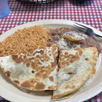 El Comal Taqueria - Lunch Quesadillas - Mexican Near Me - Louisville, Kentucky El Comal Taqueria - Lunch Quesadillas - Mexican Near Me - Louisville, Kentucky