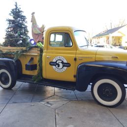 The yellow truck all decked out for the holidays :-) The yellow truck all decked out for the holidays :-)