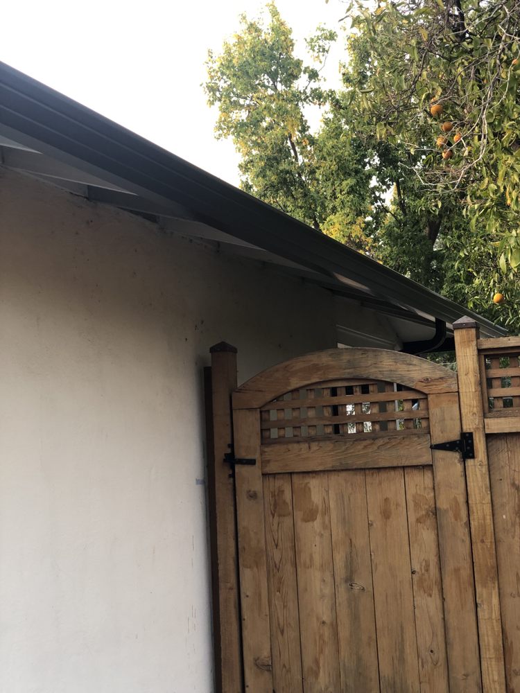 Slide of GT Roofing Services