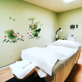 Lee's Acupuncture - Treatment room 1 - Acupuncture Near Me - El Sobrante, California Lee's Acupuncture - Treatment room 1 - Acupuncture Near Me - El Sobrante, California