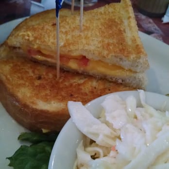Filling Station Pub & Grill - Grilled cheese with tomato - American Near Me - Webster, New York