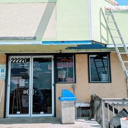 Sea Isle Supermarket - Outside