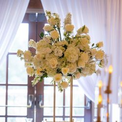 Roses Say - Reception centerpiece