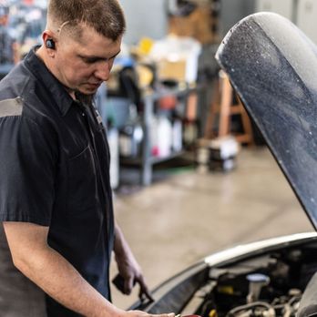 CarLife Auto Repair - Technician Austin, doing some engine testing and analysis. - Auto Repair Near Me - Gilbert, Arizona CarLife Auto Repair - Technician Austin, doing some engine testing and analysis. - Auto Repair Near Me - Gilbert, Arizona