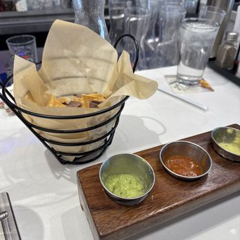Chiludos - Chips and salsa - Mexican Near Me - Mont Belvieu, Texas