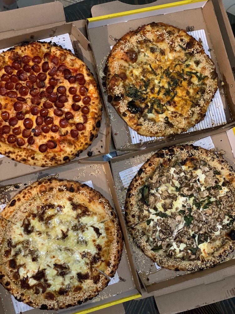 MAKER PIZZA Updated August 2024 25 Photos & 23 Reviews 8020 Bathurst Street, Thornhill