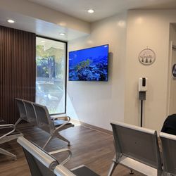 Arden Town Dental - Waiting area at least they have enough chairs