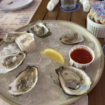 Lucky Lobster Co - Raw bar - Seafood Near Me - Dunedin, Florida