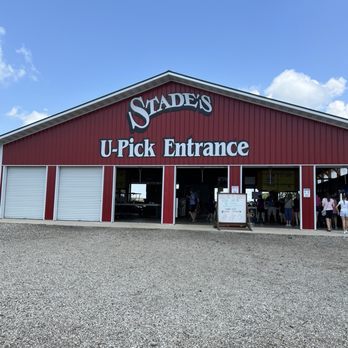 Stade's Farm & Market - Farmers Market Near Me - McHenry, Illinois Stade's Farm & Market - Farmers Market Near Me - McHenry, Illinois