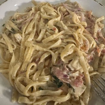 Mamma Mia - Mia's fettuccine - Italian Near Me - Riverside, California