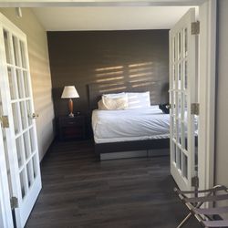 GrandStay Hotel & Suites Waunakee - Madison - King Suite bedroom