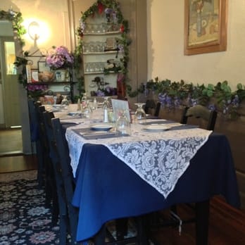 The New Boston Inn - Dining room - Hotels Near Me - Sandisfield, Massachusetts