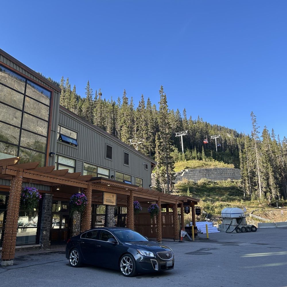 Sunshine Mountain Lodge - Base camp - Ski Resorts Near Me - Banff, Alberta Sunshine Mountain Lodge - Base camp - Ski Resorts Near Me - Banff, Alberta