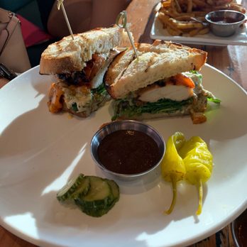 Ermanos Bar - Grilled chicken sandwich - Wine Bars Near Me - Tucson, Arizona Ermanos Bar - Grilled chicken sandwich - Wine Bars Near Me - Tucson, Arizona