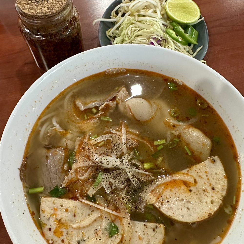 Spicy Beef & Pork Noodle Soup (Bun Bo Hue) was delicious! Spicy Beef & Pork Noodle Soup (Bun Bo Hue) was delicious!