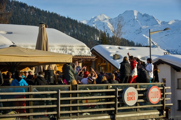Le Rouge Restaurant & Après-Ski by null