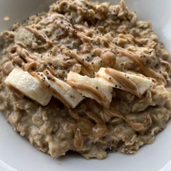 Chef Yorell Cooks - Peanut Butter and Banana Oatmeal