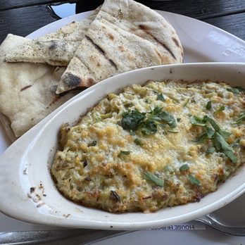 MoMo's - Artichoke dip - New American Near Me - San Francisco, California