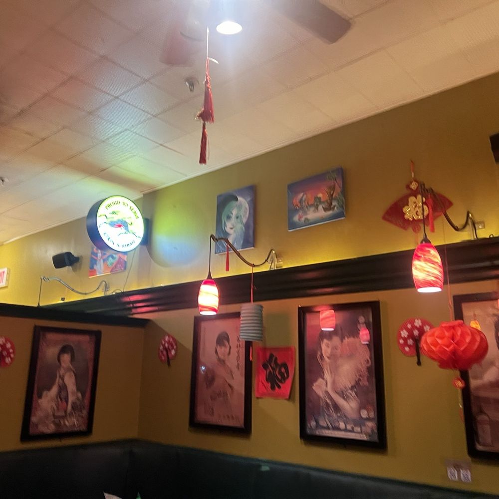 Fong's Pizza - Pizza Near Me - Des Moines, Iowa