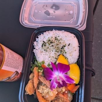 Mekems Kitchen - Garlic shrimp with steamed rice - Polynesian Near Me - San Francisco, California Mekems Kitchen - Garlic shrimp with steamed rice - Polynesian Near Me - San Francisco, California