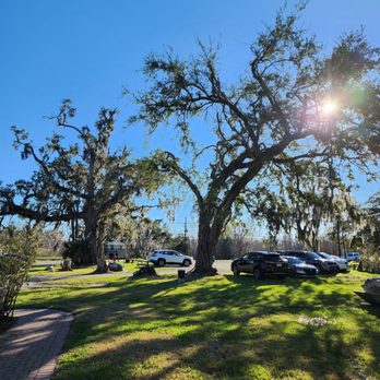 Restaurant des Familles - Cajun/Creole Near Me - Marrero, Louisiana
