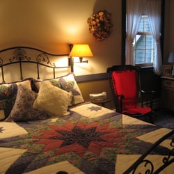 Lakeside Estates Bed & Breakfast - The Garden Room