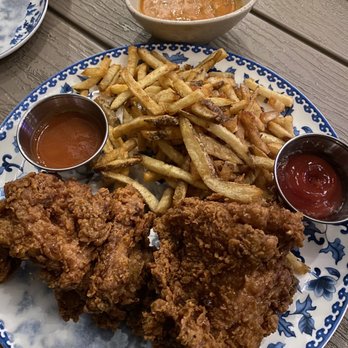 Service Bar - Mom's Favorite Country Fried Chicken - Cocktail Bars Near Me - Washington, DC, District of Columbia Service Bar - Mom's Favorite Country Fried Chicken - Cocktail Bars Near Me - Washington, DC, District of Columbia