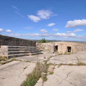 Batería de Pena Bailadora - Imágenes de la batería recientemente un poco saneada. - Landmarks & Historical Buildings Near Me - Ares, C