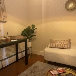 Rockridge Day Spa - This is their nice pre- & post-massage waiting area.
