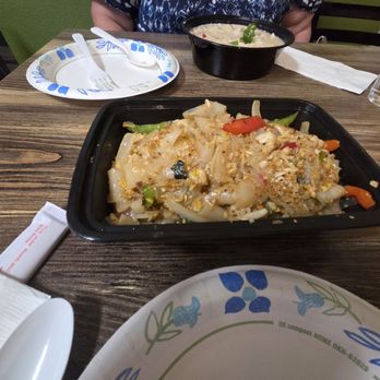 Skye Thai Grab n Go - Pad Kee Mao - Thai Near Me - Las Vegas, Nevada Skye Thai Grab n Go - Pad Kee Mao - Thai Near Me - Las Vegas, Nevada