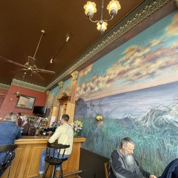 Café Waterfront - Seafood Near Me - Eureka, California