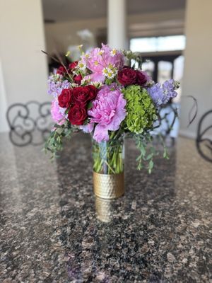 Elite Flowers and Gifts by null