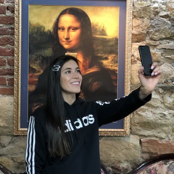 Denver Selfie Museum - Taking a selfie with Mona Lisa taking a selfie... - Art Museums Near Me - Denver, Colorado
